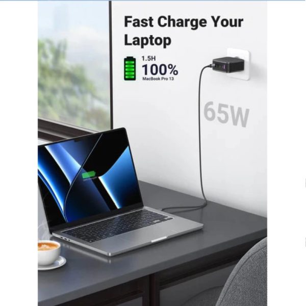 UGREEN GaN Tech zidni punjač 65W, 1×USB-A/3×USB-C, PD3.0/QC4.0+, crni